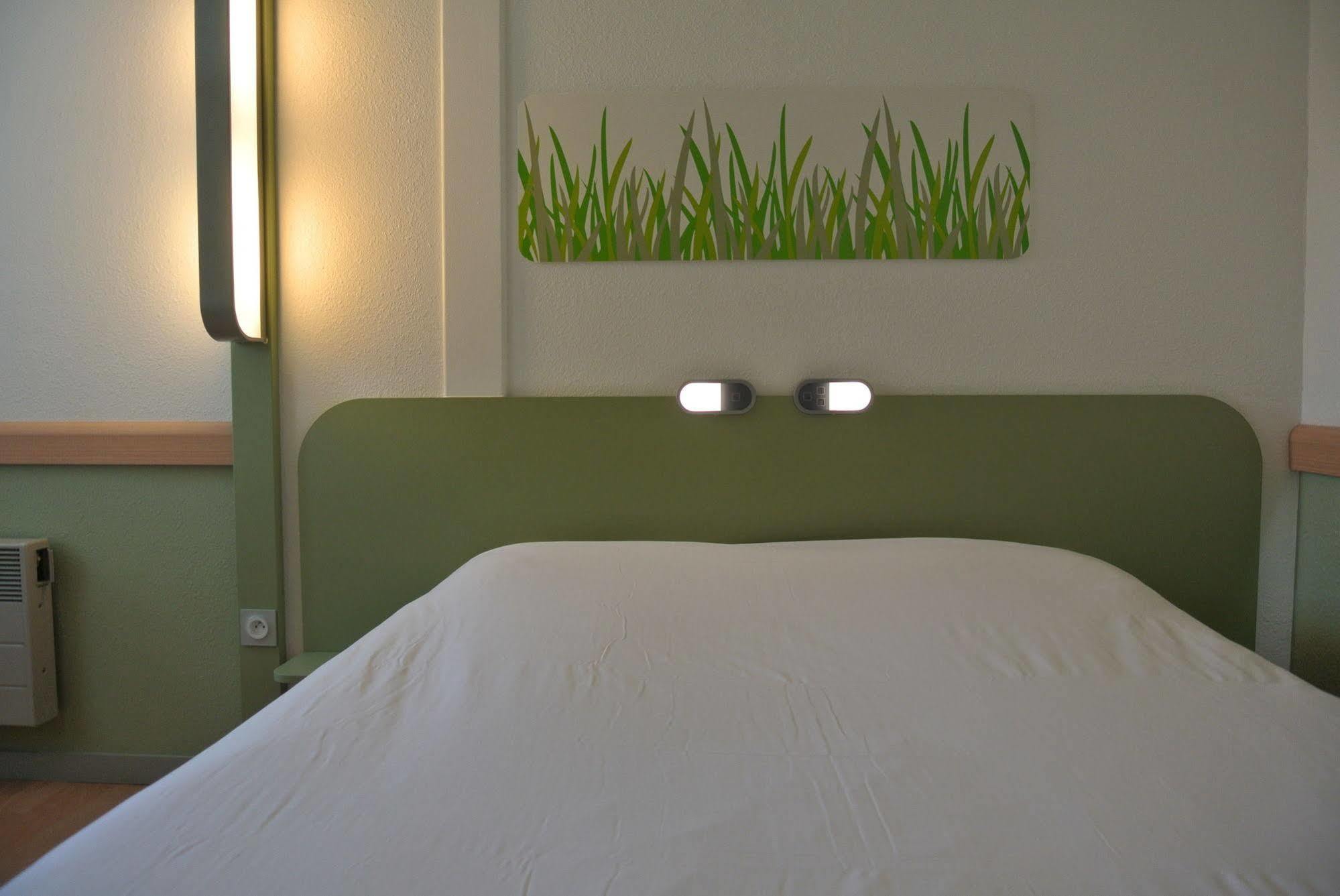 Ibis Budget Chambery Sud Challes Les Eaux Exterior photo