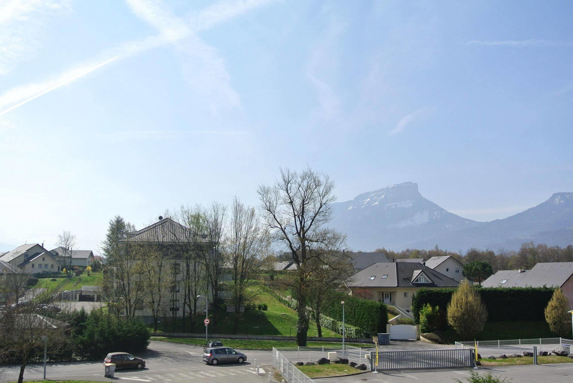 Ibis Budget Chambery Sud Challes Les Eaux Exterior photo