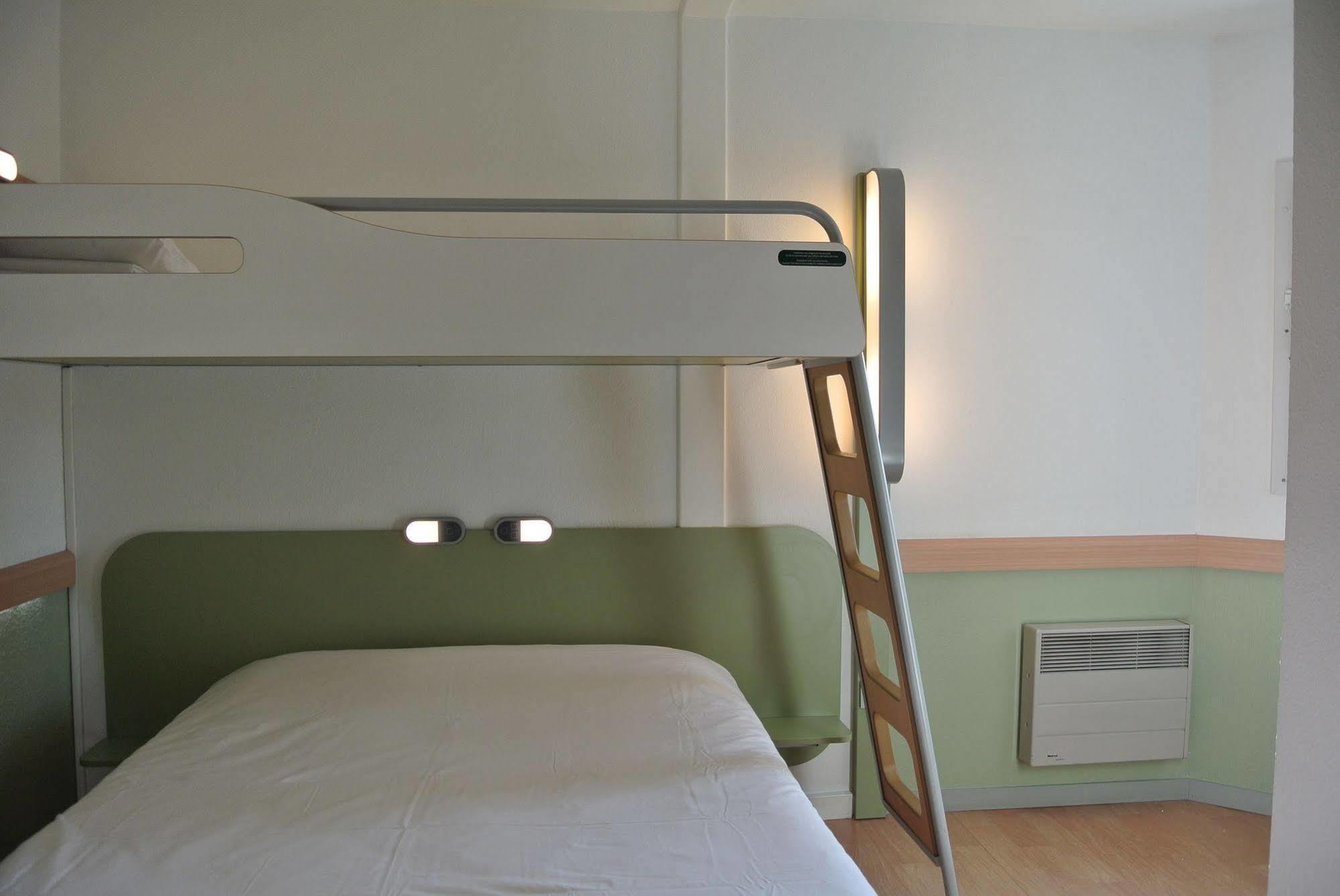 Ibis Budget Chambery Sud Challes Les Eaux Exterior photo